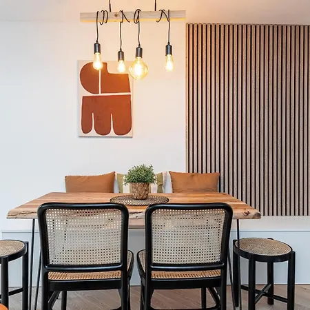 Apartment Ultra 2 Bdr Ac & Parking