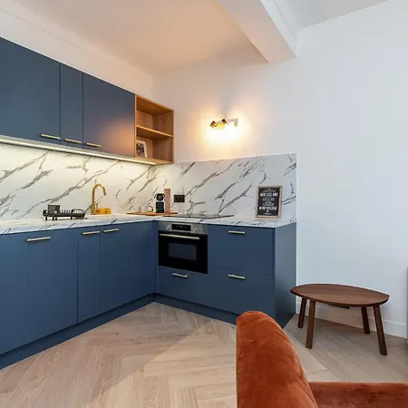 Apartment Ultra 2 Bdr Ac & Parking Nice