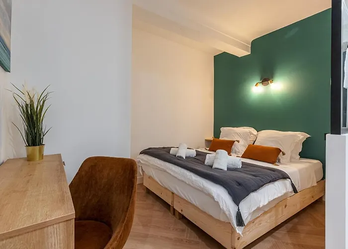 Ultra 2 Bdr Ac & Parking