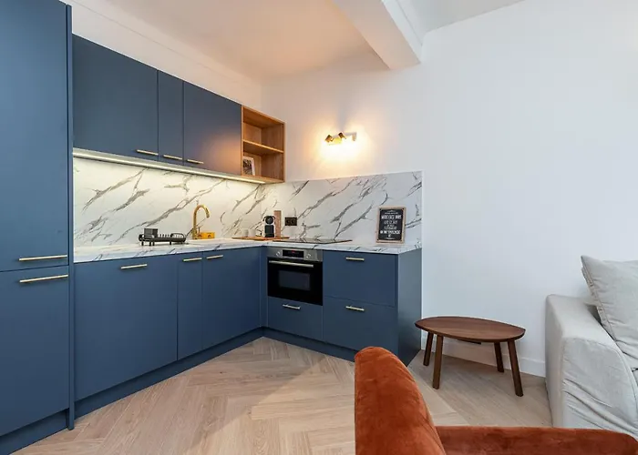 شقة Ultra 2 Bdr Ac & Parking نيس