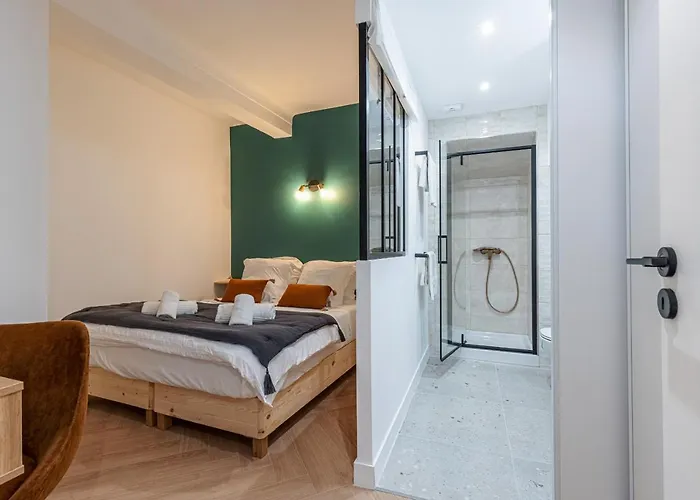 شقة Ultra 2 Bdr Ac & Parking نيس